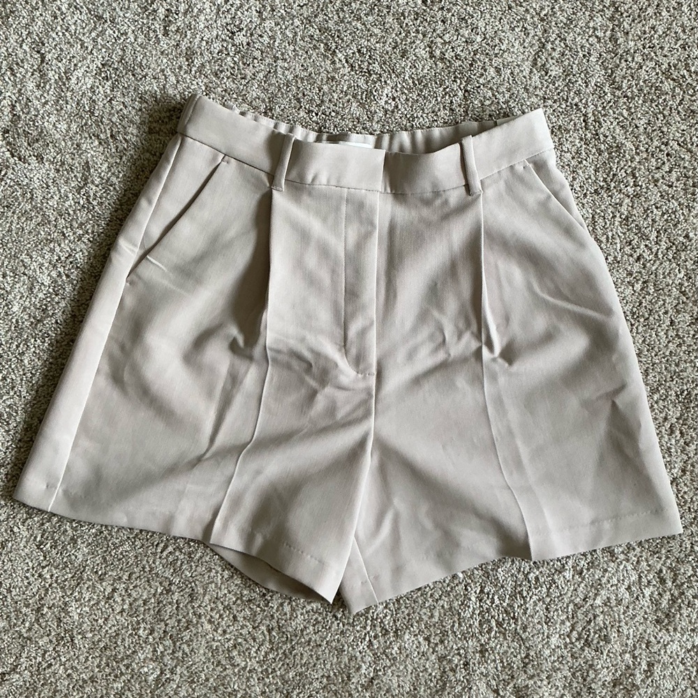 Abercrombie & Fitch Cream Women's Shorts